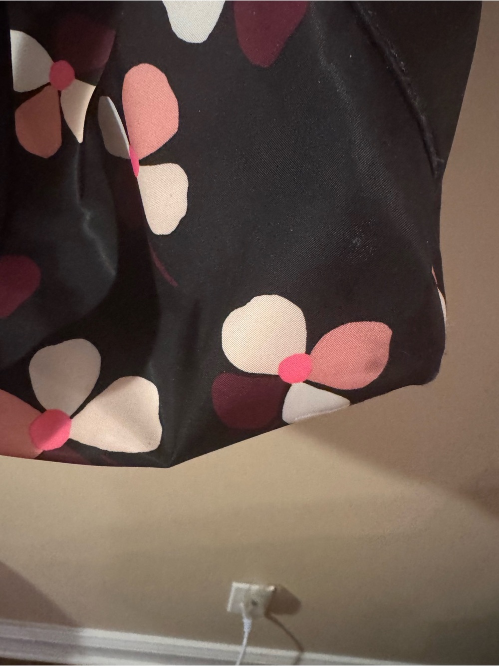 Kate Spade Dawn Dusk Buds Weekender Bag in black with pink floral - Picture 6 of 10